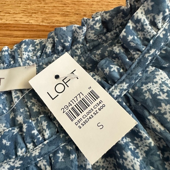 NWT LOFT Blue White Floral Blouse S - Picture 6 of 11